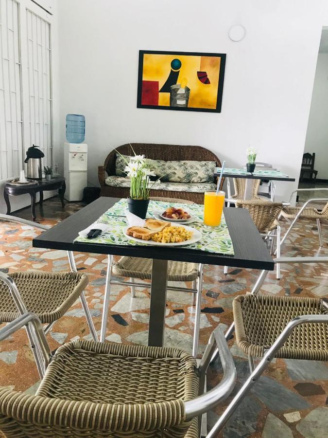 Hotel Maceo Melgar Luaran gambar