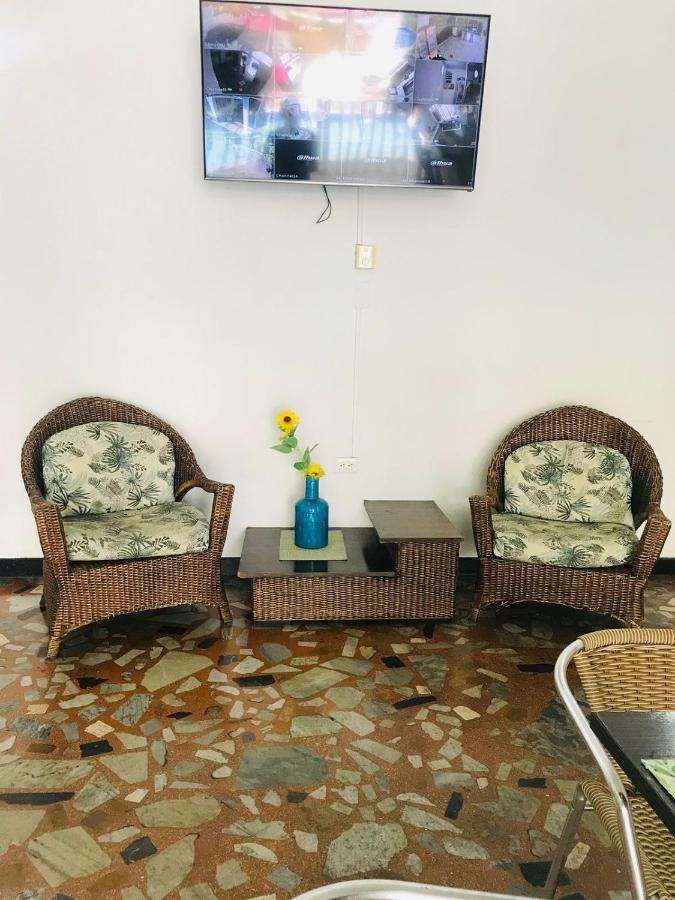 Hotel Maceo Melgar Luaran gambar